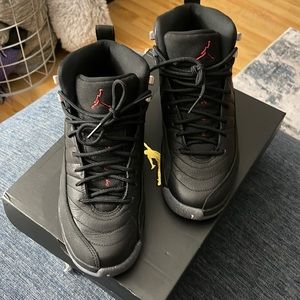 Air Jordan 12 Retro (GS) size 5.5Y
